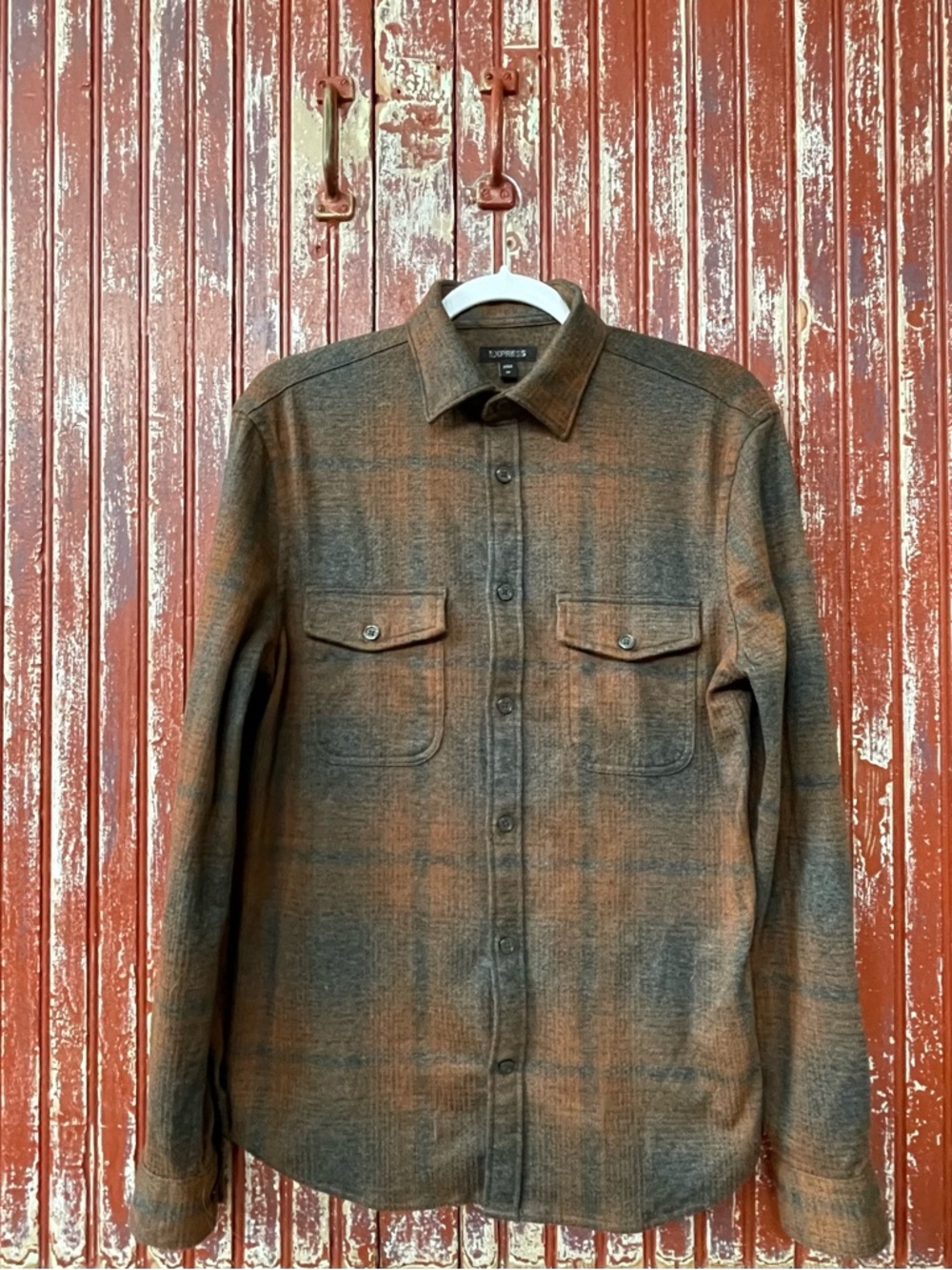 NWOT Men’s Flannel Button-Up Shirt in Gray & Rust Plaid (XS)